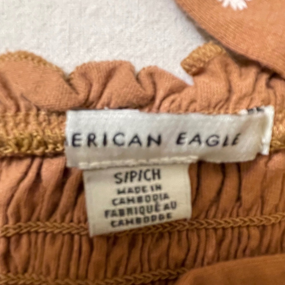American Eagle Brown Daisy Floral Smocked Crop Top Small Sleeveless Ruffle Trim - Picture 3 of 7